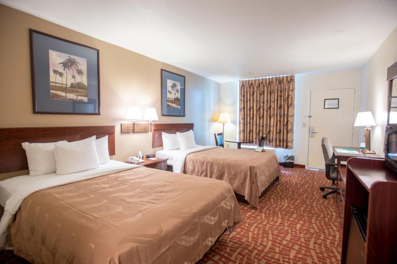 Quality Inn At Town Center Beaufort Exterior photo