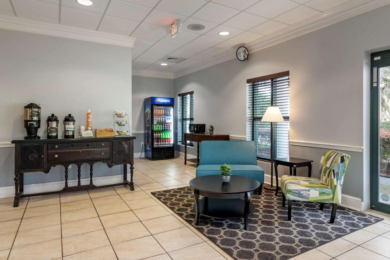 Quality Inn At Town Center Beaufort Exterior photo