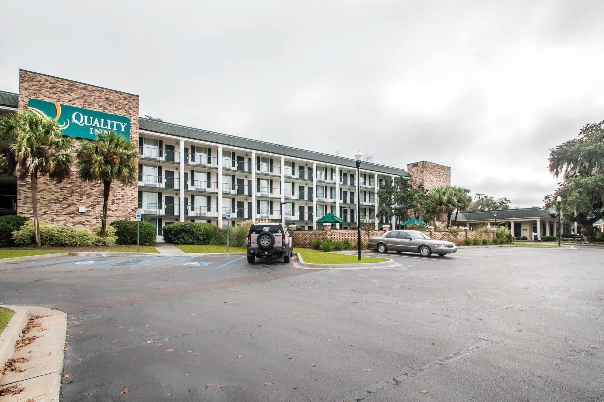 Quality Inn At Town Center Beaufort Exterior photo