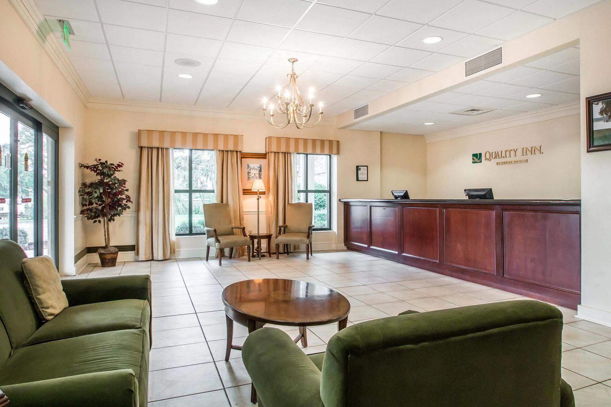 Quality Inn At Town Center Beaufort Exterior photo